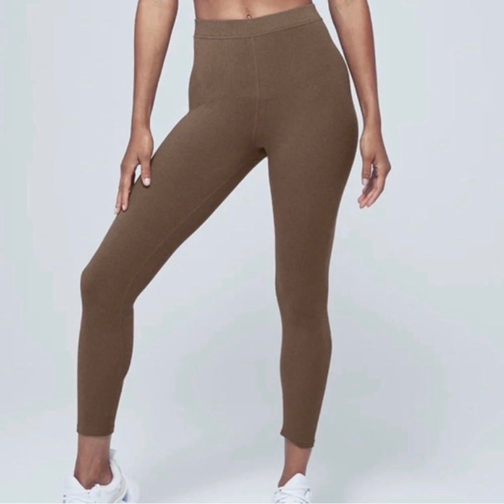 BNWOT Alo Yoga Mocha 7/8 Highwaisted Blissful Ribbed Legging size MED